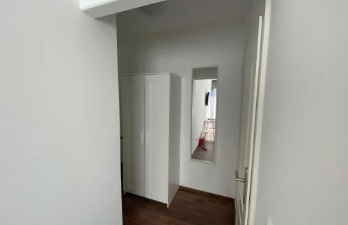 Zentral gelegene schöne Wohnung in Bremen Mitte, neu renoviert, direkte Nähe zum Klinikum im Viertel , Balkon - Foto 6