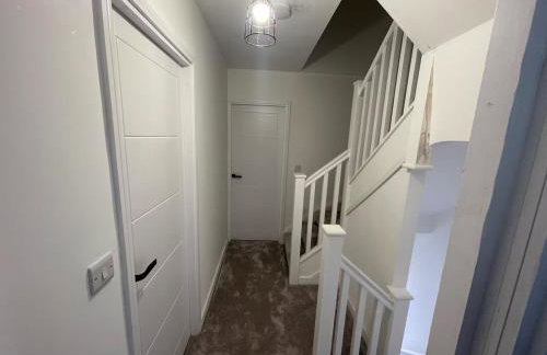 3 Bedroom New House Sleeps 5 with FREE Parking&WiFi -D - Foto 12