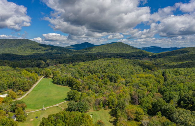 Moonshiner's Cabin Minutes From Two Wheels! - Foto 41