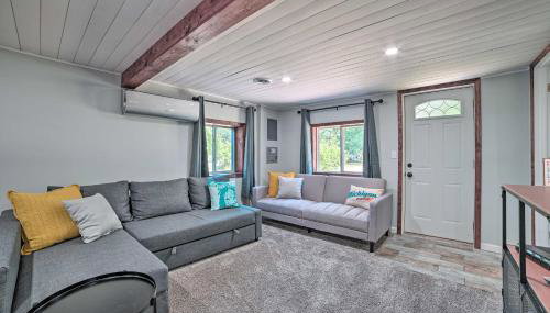 Prudenville Retreat with Yard about 1 Mi to Lake! - Foto 2