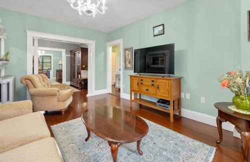 Bright & Spacious 3BR, Mins from Downtown, Easy to Gillette, Parking - Foto 7