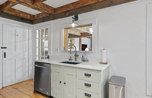 Modern Lux Cabin w Mtn Views and Fire Pit - Foto 54