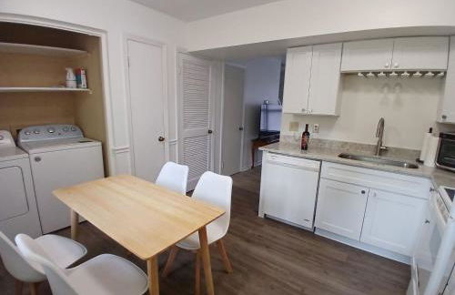 quiet 2 bedroom with fence and fire pit - Foto 6