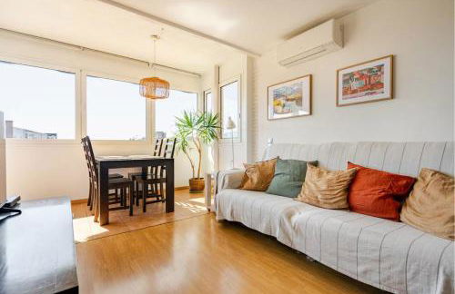 Apto en la playa a 20 min en tren de Barcelona - Foto 1