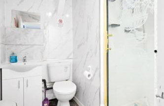 Private retreat For 3 Near City Centre - Photo 11