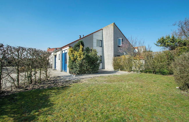 Charming Villa Near Sandy Beach - Foto 17