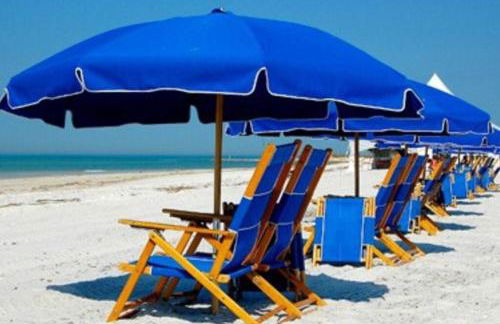 *OCEAN FRONT* Pier-adise 2Bed/2Bath, Sleeps 8 - Photo 29