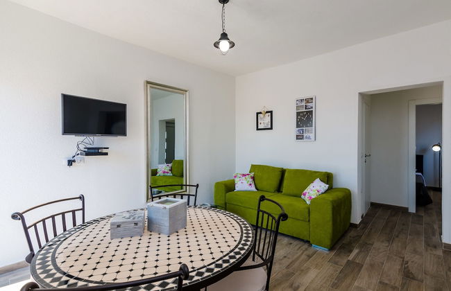 Apartments Life - Photo 44