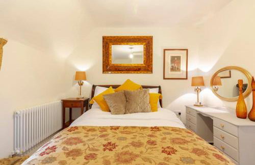 Dorney Windsor Legoland 5 Star Stay for upto 14 guests - Photo 72