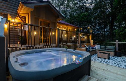 Monarch's Roost Luxe Cabin w Hot Tub and Sauna 10 Min to Helen - Foto 53