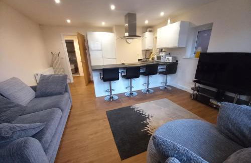 Modern large 2 Bed whole apartment - Free parking - Ground floor - Central Beeston - Foto 2