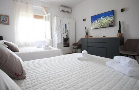 ANGEL BY THE SEA LUXE Apartment - Photo 28