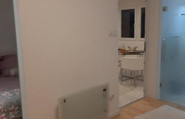 FAMILY APARTMENT ZRNKA s besplatnim parkingom - Photo 23