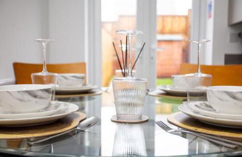 Willow by Alt-Stay - 3 Bed Home - Parking, WiFi & EV Plug - Contractors & Relocations - Weekly & Monthly Rates - Foto 28