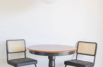 Modern East Side 1BR Apt with Balcony, Pool, and Gym - Foto 5