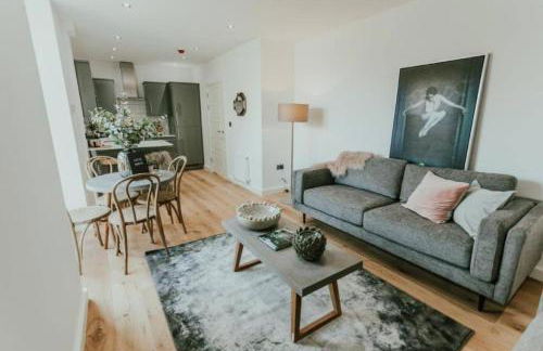 Lovely Chorlton Flat! 5 Seconds to Bus Stop & 2 Minutes to Tram Station - Foto 1