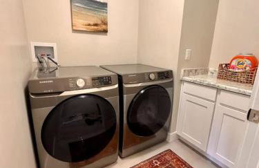 Newly Built Chic Utah Valley Gem l Theo - Foto 16