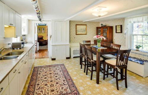 Historic Warren Vacation Rental Walk to Beaches! - Foto 12