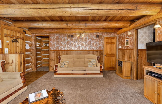 The Log Home Quintessential Log Cabin in Ynp! - Foto 29