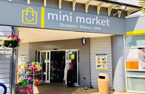 Family Seaside Retreat Private Stay at 5-Star Rockley Holiday Park Poole - Photo 50