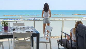 Terrazzo Panoramico Fronte Mare Zamponi - Foto 4