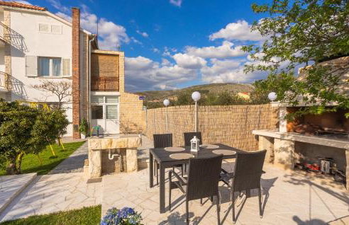 3 Bedroom Lovely Apartment In Sibenik - Photo 14