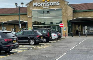 Stylish 3 Bedroom and free parking - Foto 10