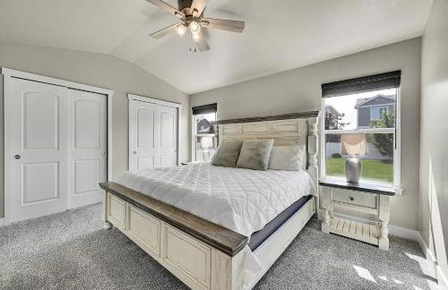 Modern 5BR/3BA Luxury Home|Movie Nights & Comfort - Foto 4