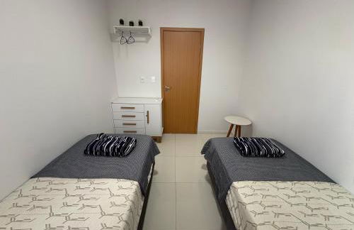 Apartamento Novo, Confortável, Lazer e Estacionamento, Rápido acesso aos pontos turísticos - Foto 29