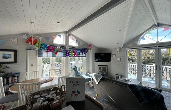 Holly Blue - Cosy Wooden Lodge, Kippford - Photo 7