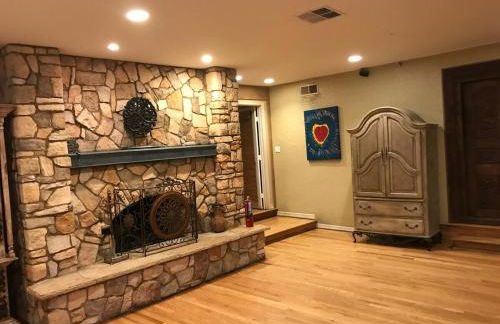 Family Nature Retreat Near LA with Indoor Grotto Pool - Foto 29