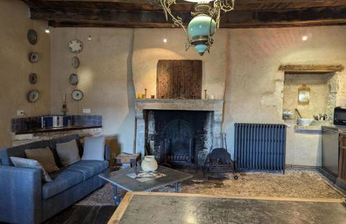 Prieuré du XVème restauré, jardin clos de 2000 m², piscine, cheminée, WiFi fibre, proche église - FR-1-653-219 - Foto 33