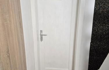 Mary Haus in Biebertal-Bieber, mit 2 Apartament und 4 Zimmer, 1 fur 2 und eine fur 6, In Nahe Gießen und Wetzlar mit WLAN, Parkplatz, 2 Badezimmer - Photo 17