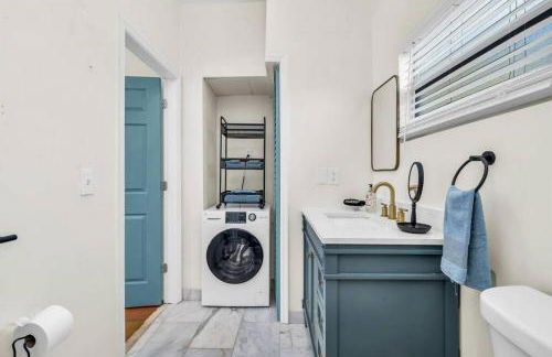 Tropical Estate w/ Guesthouse & Pool. Sleeps 8! - Foto 22