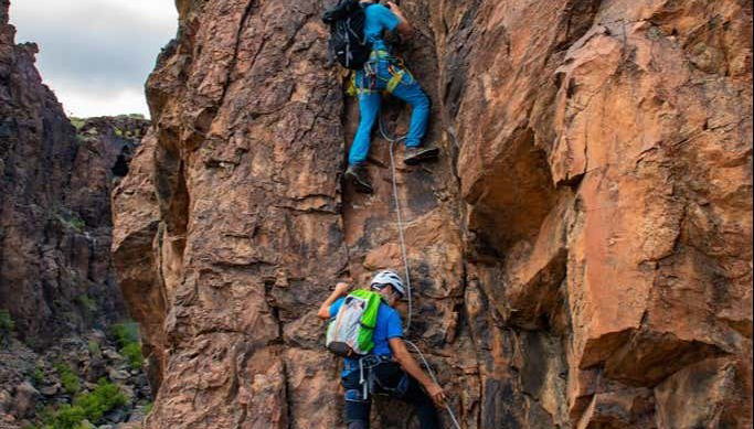 Subindo pela via ferrata Amor y Odio