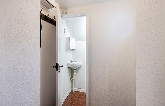 Charming Kensington Apartment - Photo 19