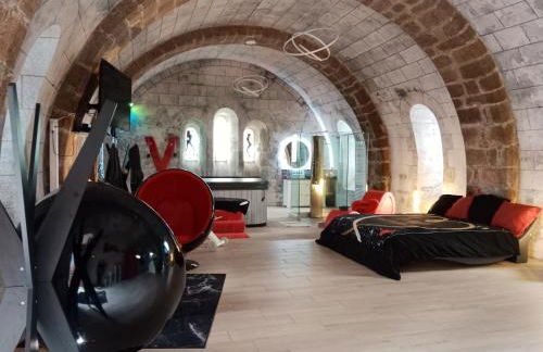 Luxueux Studio à Ambrières-les-Vallées - 85 m² avec Jacuzzi - Foto 2