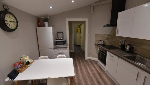 Slateford House Apartment Ground Floor Main Door - Photo 4