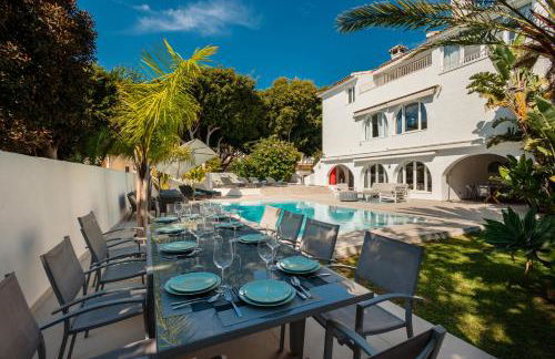 Marbella, Costabella - Beachfront Villa with Heated Pool - Photo 14