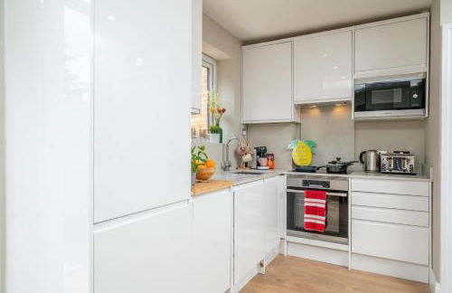 Edgeware Home 4 Bedroom House-Free Parking - Foto 18