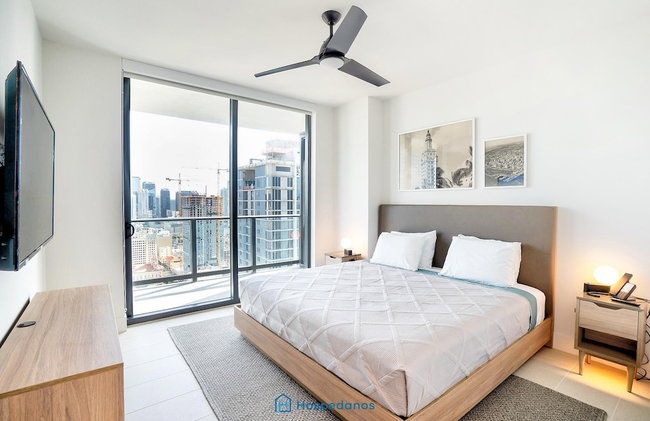 Apartment in New Luxury Condo in Downtown - Photo 11