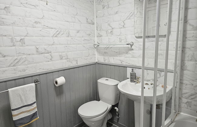 Snug - Colquhoun Square Apartment - Photo 14