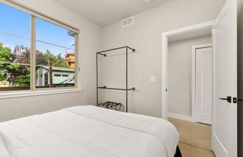 Old Town Modern New Build - Rooftop Spa with Mtn Views! - Foto 21