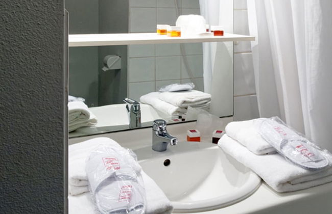 Sejours & Affaires Orléans Jeanne d'Arc - Foto 5