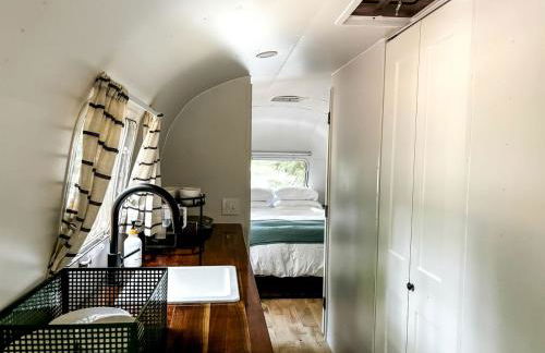 Waterfront, Pet Friendly Airstream near Lake George in the Adirondack, New York - Foto 3