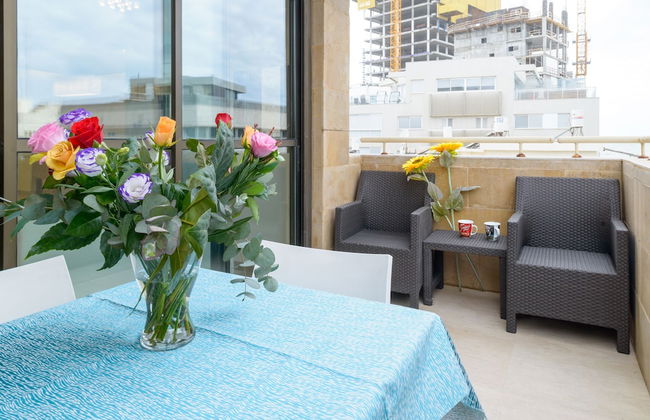 Comfort & Balcony near Beach by FeelHome - Photo 1