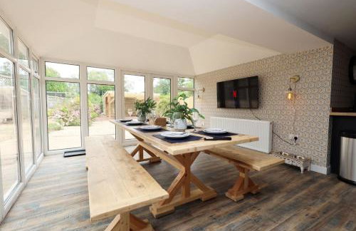 Sleeps14,Sauna,ColdPlunge,Hottub,xboxroom,XLgarden - Foto 6