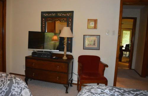 37DPD - Forest view, log-sided two bedroom, two bath condo on Lake Ouachita - Photo 10