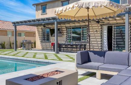 Desert Eden by Avantstay 6BR w/ Ensuite Backyard Oasis w/ Pool & Hot Tub! - Foto 80