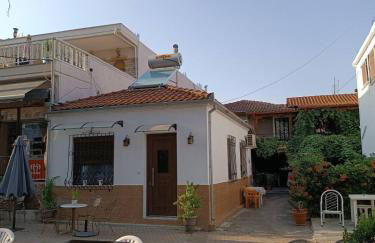 Mary's Traditional home - Photo 25